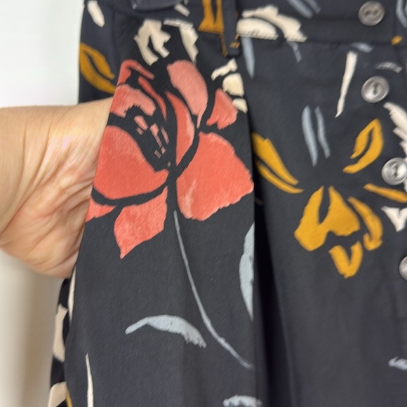 Saltwater LUXE Floral Ankle Lightweight Pants - Black and Pink - Picture 3 of 9